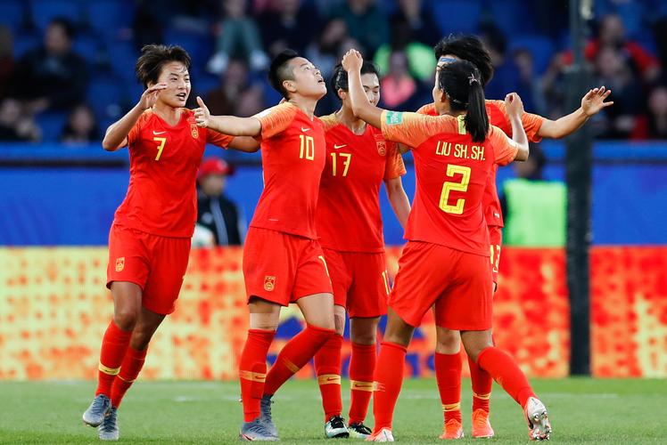 中国女子vs世界球员